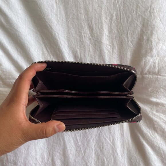 Fossil Women's Logan Leather Wallet - Picture 5 of 6